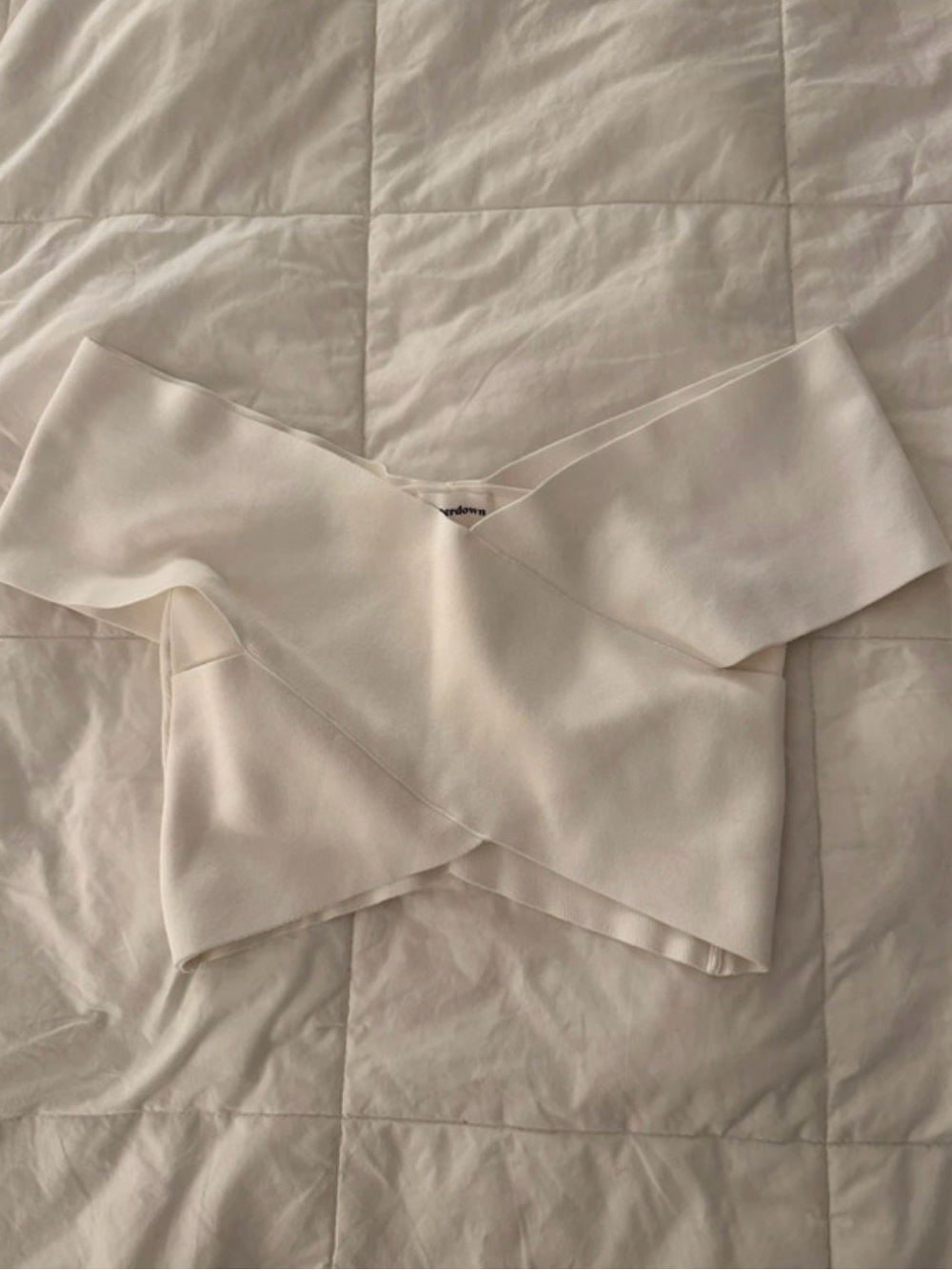 superdown Off-Shoulder white Wrap Crop Top
